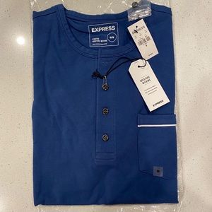 NWT Express Stretch Moisture Wicking Henley
